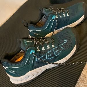 Keen NXIS EVO Waterproof Shoe LIKE NEW!
